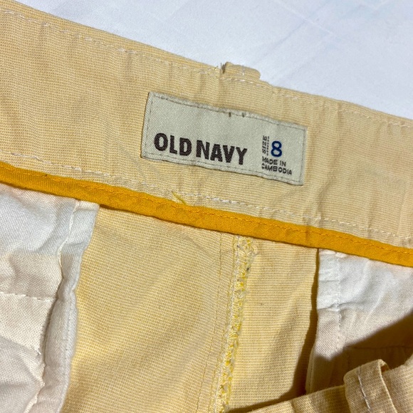 Old Navy Creamy Yellow twill Shorts. Size 8. Button Detail on Waist. Like New. - Picture 3 of 7